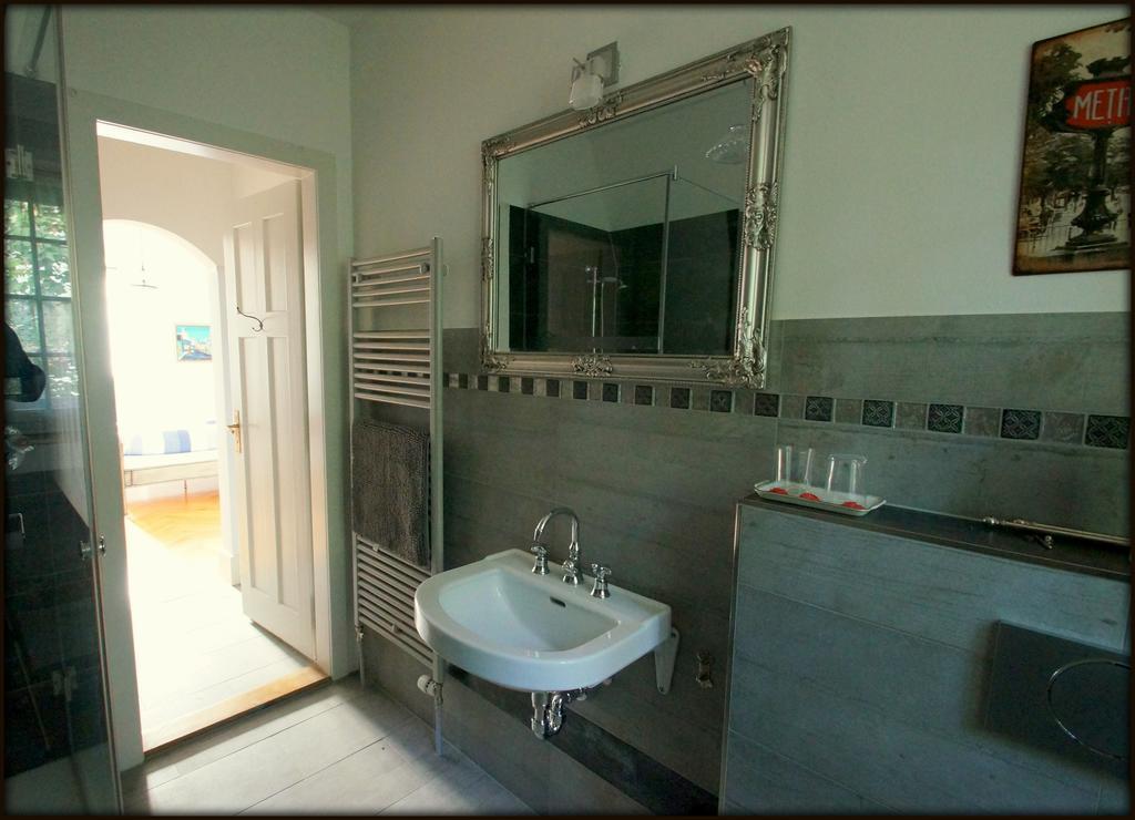 Double Room Private Bathroom,545259477:JPEG